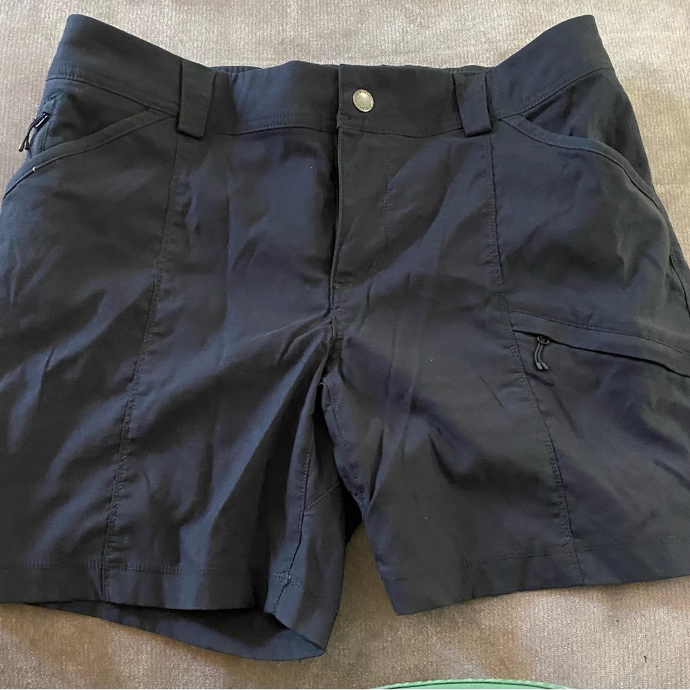 Duluth Women’s Black Shorts Size 12